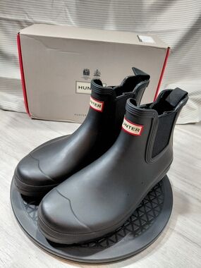 Hunter Women Original Black Chelsea Rain Boots - Short Waterproof Ankle Boot W10